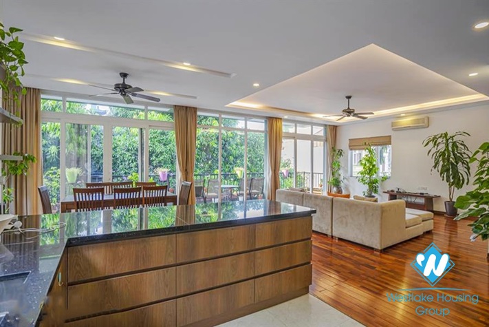 A giant four bedrooms apartment for rent in Au Co st, Tay Ho