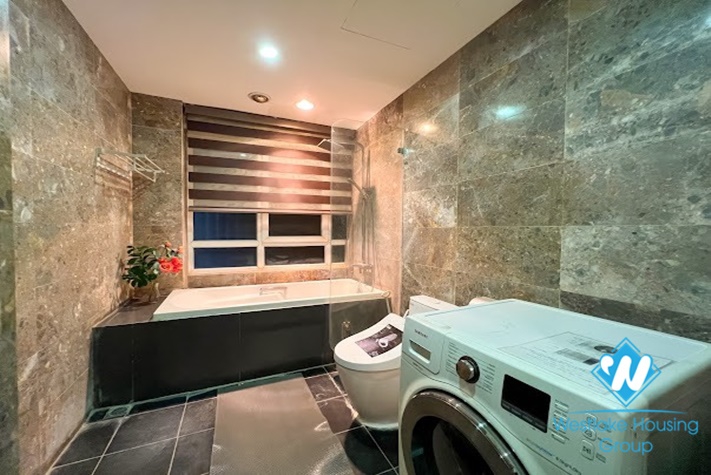 One bedroom bright apartment for rent Kim Ma st,Ba Dinh district 