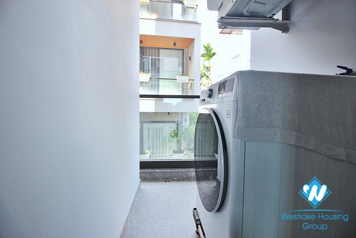 A cutie 2 bedrooms apartment for rent in Nghi Tam st, Tay Ho