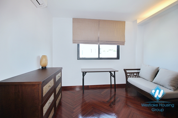Top floor and lakeview 3beds apartment for rent in Tu Hoa st, Tay Ho