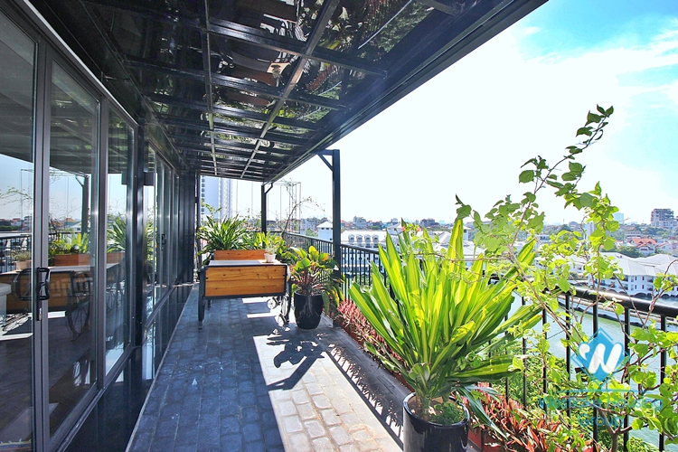 Top floor and lakeview 3beds apartment for rent in Tu Hoa st, Tay Ho
