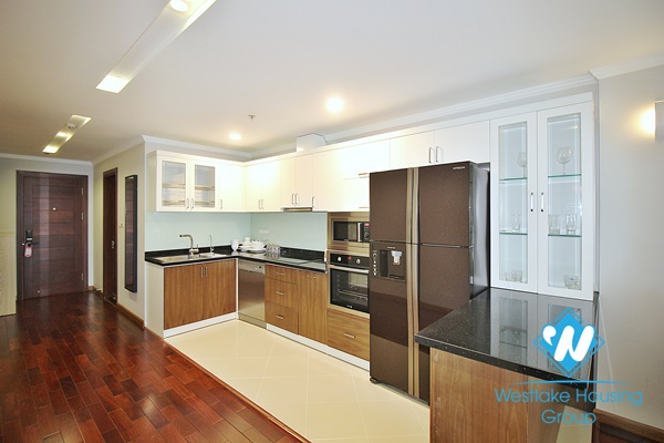 A wonderful lake view 2 bedroom apartment for rent in Xuan dieu