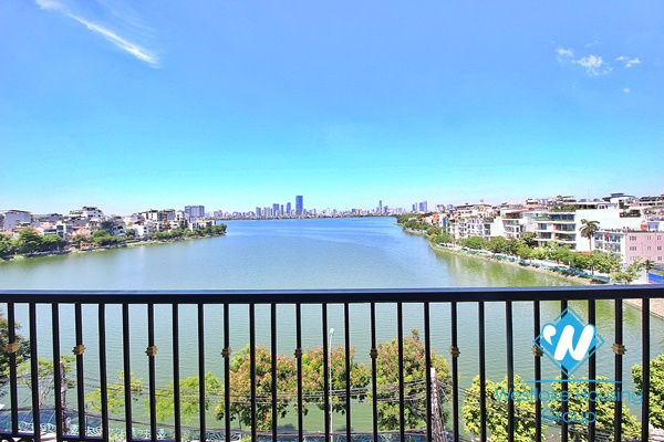 A wonderful lake view 2 bedroom apartment for rent in Xuan dieu