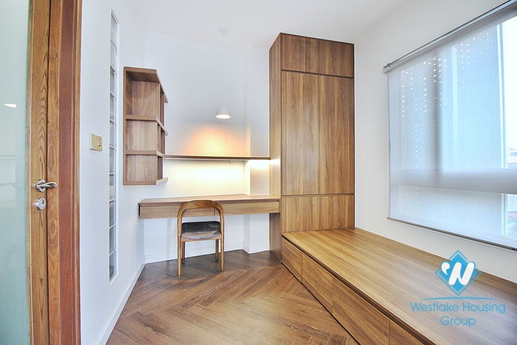 Lake view and brand new 1 bedroom and 1 working room for rent in Tay Ho, Ha Noi