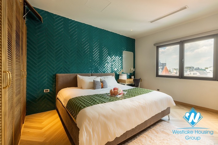 Spacious 2 bedroom aparment with lakeview for rent in Tay Ho area.