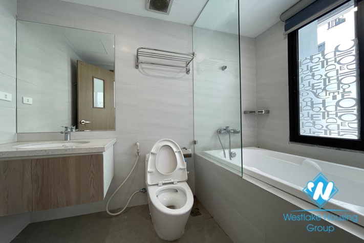 A brand new and bright 1 bedroom apartment for rent in Xuan Dieu, Tay Ho