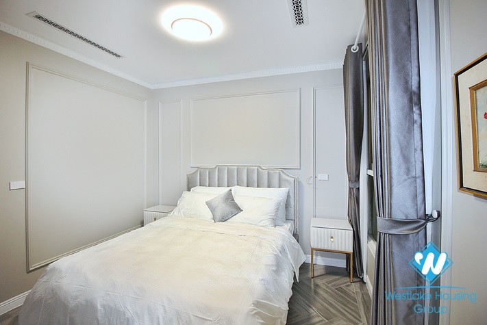 Lake view and brand new 2beds apartment for rent in Xuan Dieu, Tay Ho