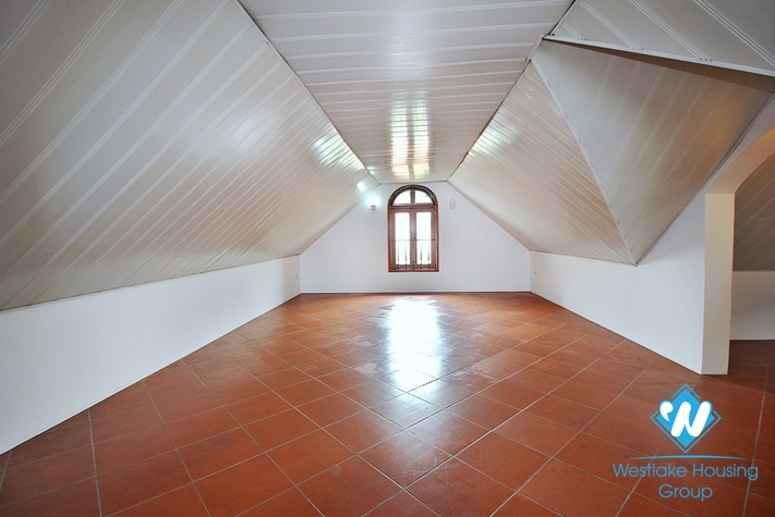 Unfurnished villa to rent in To ngoc van, Tay ho, Ha noi