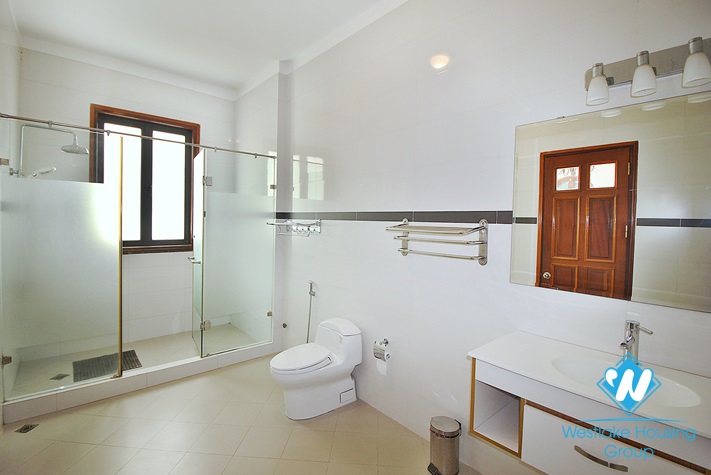 Unfurnished villa to rent in To ngoc van, Tay ho, Ha noi