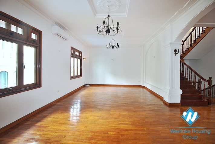 Unfurnished villa to rent in To ngoc van, Tay ho, Ha noi