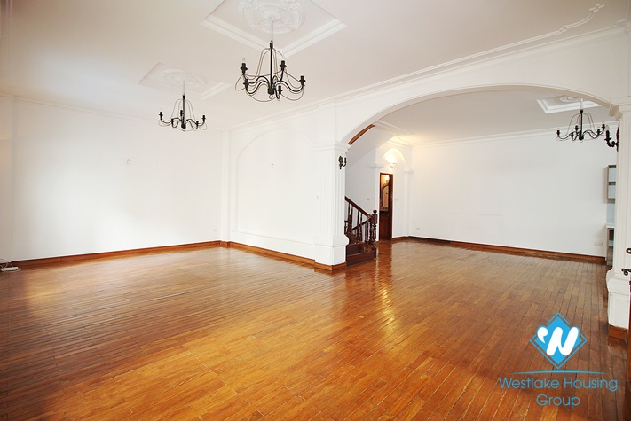 Unfurnished villa to rent in To ngoc van, Tay ho, Ha noi