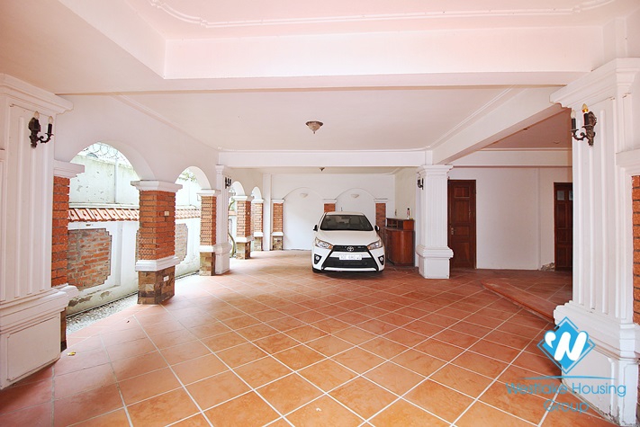 Unfurnished villa to rent in To ngoc van, Tay ho, Ha noi