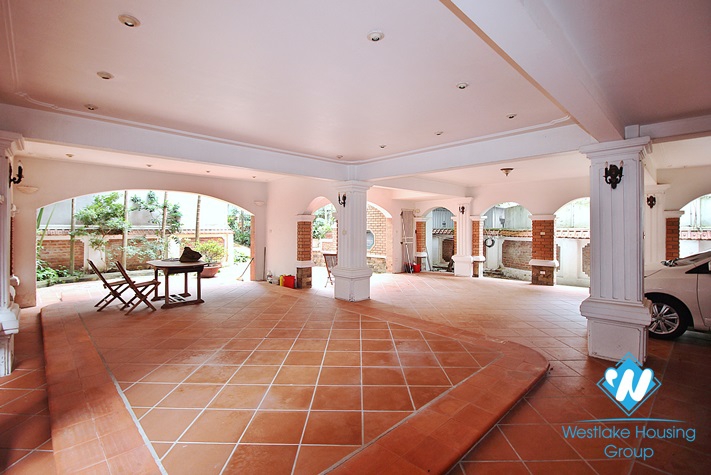 Unfurnished villa to rent in To ngoc van, Tay ho, Ha noi