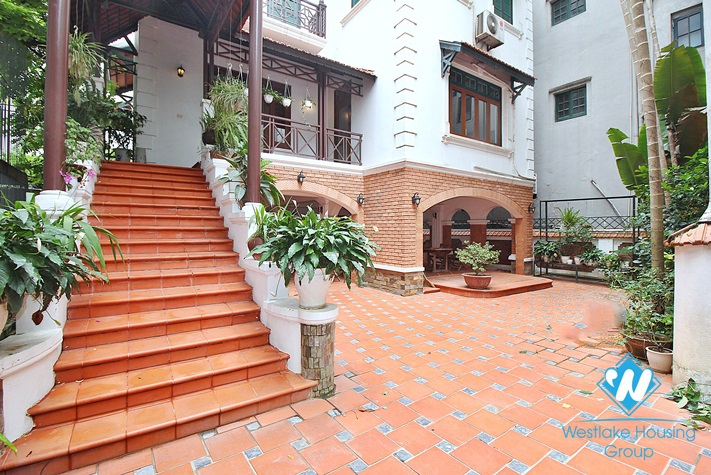 Unfurnished villa to rent in To ngoc van, Tay ho, Ha noi