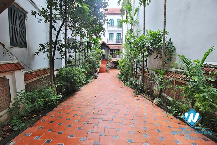 Unfurnished villa to rent in To ngoc van, Tay ho, Ha noi