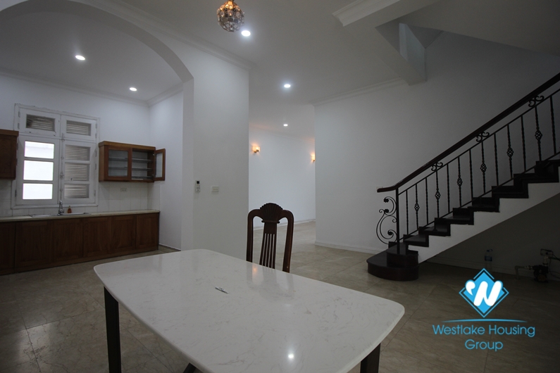 Spacious 4 bedroom villa for rent in T area Ciputra.