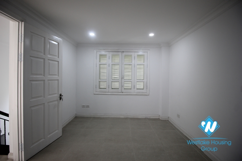 Spacious 4 bedroom villa for rent in T area Ciputra.