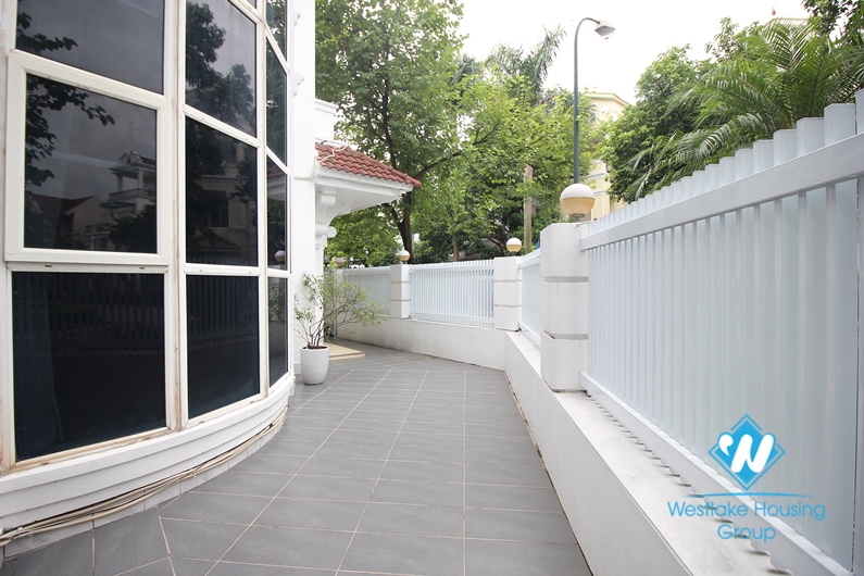 Spacious 4 bedroom villa for rent in T area Ciputra.