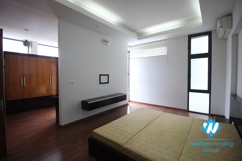 5 bedroom house with good space for rent in Ngoc Thuy