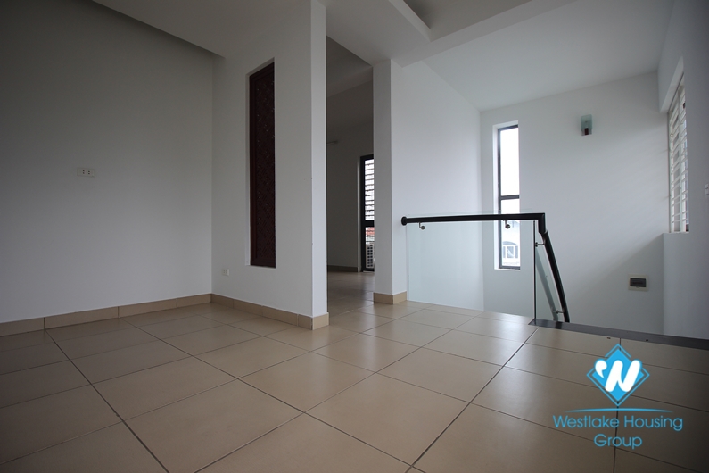 5 bedroom house with good space for rent in Ngoc Thuy