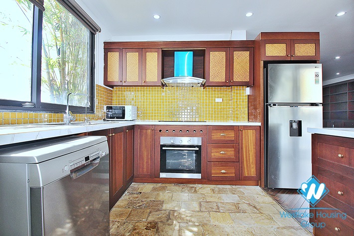 High-end 3 beds apartment for rent in Tay Ho st, Tay Ho area