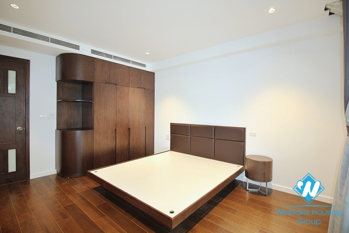 Brand new and lake view 3beds apartment for rent in Tay Ho area