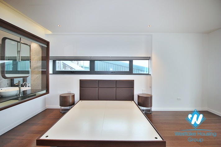 Brand new and lake view 3beds apartment for rent in Tay Ho area