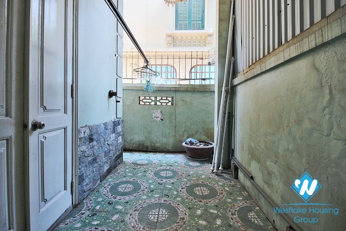 An affordable 3beds apartment for rent in Au Co, Tay Ho