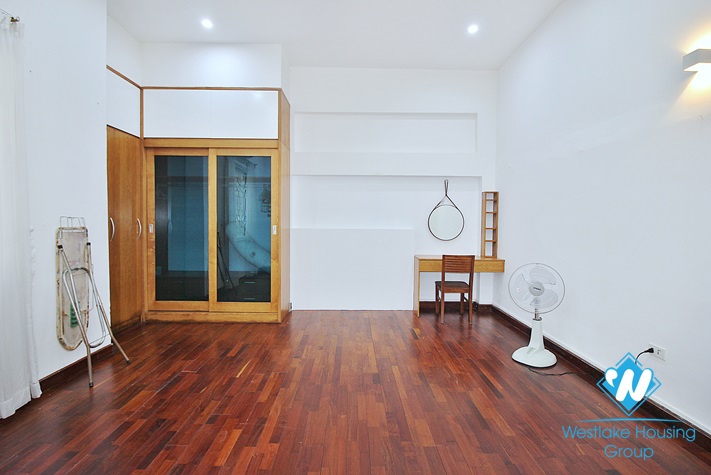 An affordable 3beds apartment for rent in Au Co, Tay Ho