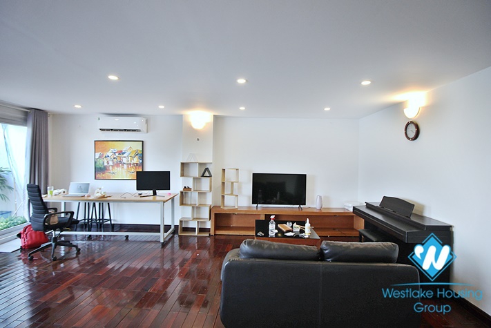 Lakeside terrace apartment for rent in Westlake area