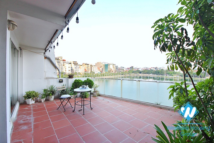 Lakeside terrace apartment for rent in Westlake area