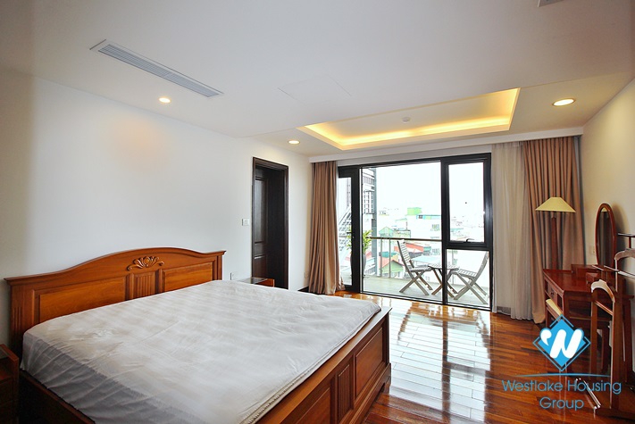 High floor apartment for rent in Xuan Dieu street, Tay Ho, Hanoi