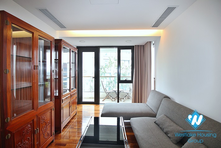 High floor apartment for rent in Xuan Dieu street, Tay Ho, Hanoi