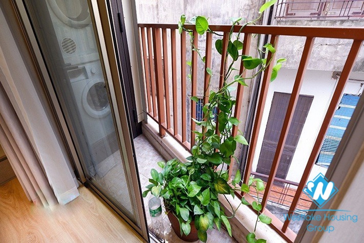 A beautiful 2 bedroom apartment for rent in Lieu Giai st, Ba Dinh district.