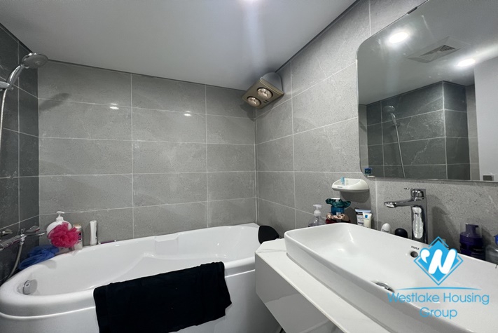 Studio lake view apartment for rent in Vu Mien st, Tay Ho district.