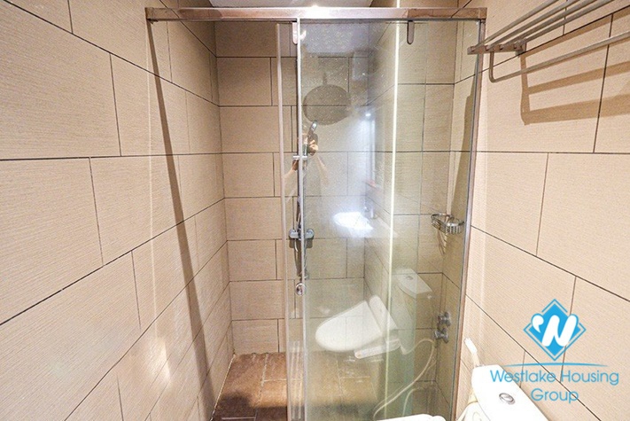 A beautiful 2 bedroom apartment for rent in Lieu Giai st, Ba Dinh district.