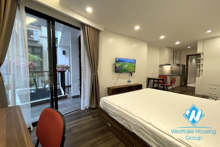 Brand new studio apartment for rent in Hoang Hoa Tham st, Ba Dinh district.