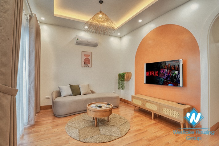 Nice deisgn apartment with lake view for rent in Vu Mien st (Yen Phu Village) Tay Ho District 