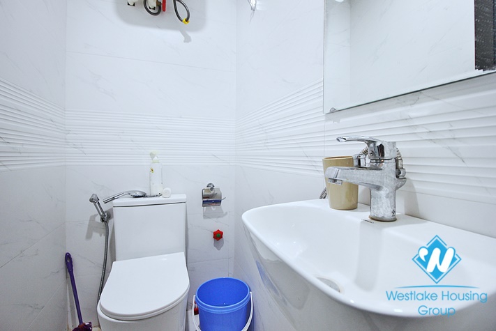 Duplex 1 bedroom lake view apartment for rent in Xuan Dieu st, Tay Ho district.