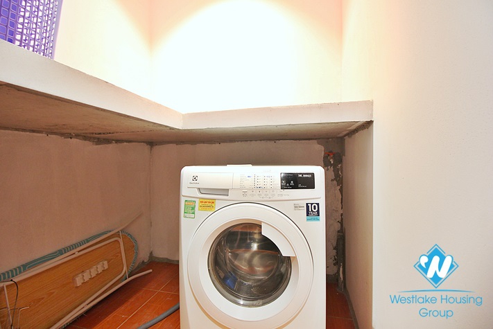 Cheap 1 bedroom apartment for rent in Dang Thai Mai st, Tay Ho