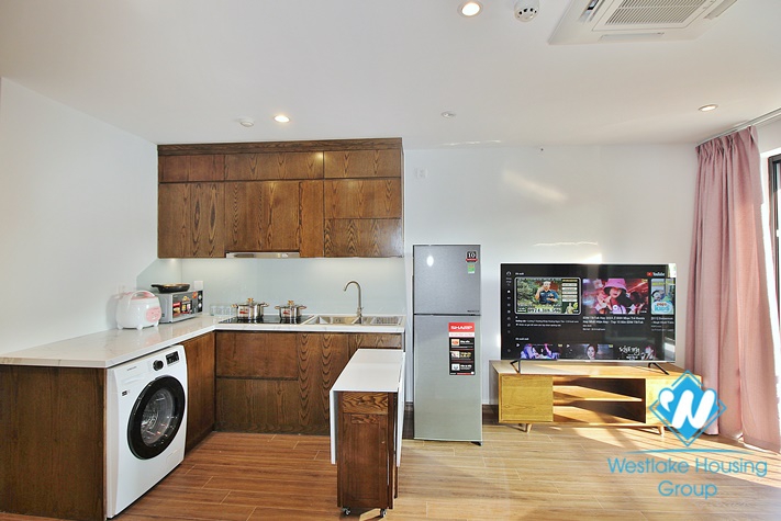 Lake view one bedroom apartment for rent in Tu Hoa street,Tay Ho, Ha Noi