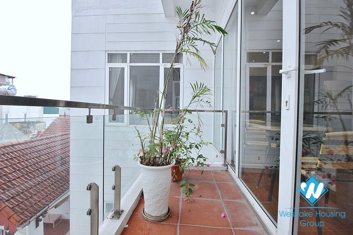 A spacious and brightly 2 bedroom apartment for rent in Tu hoa, Tay ho, Hanoi