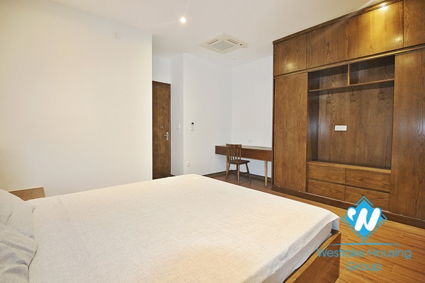 A lake new 1 bedroom apartment for rent in Tu Hoa area, Tay Ho, Ha Noi