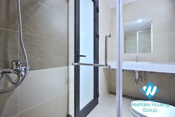 A lake new 1 bedroom apartment for rent in Tu Hoa area, Tay Ho, Ha Noi