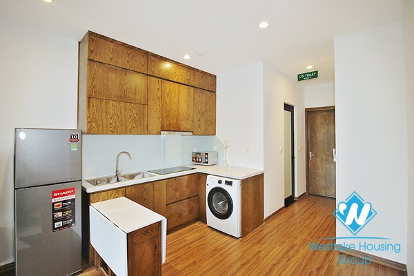 A lake new 1 bedroom apartment for rent in Tu Hoa area, Tay Ho, Ha Noi