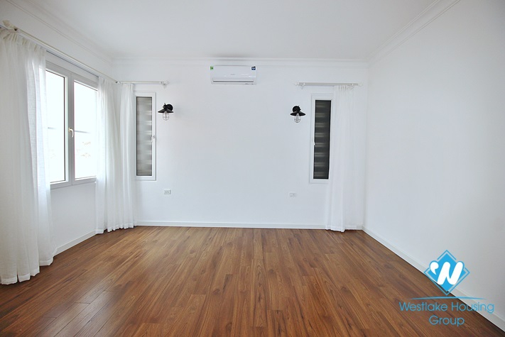 Lake view unfurnished house for rent in Dang Thai Mai, Tay Ho