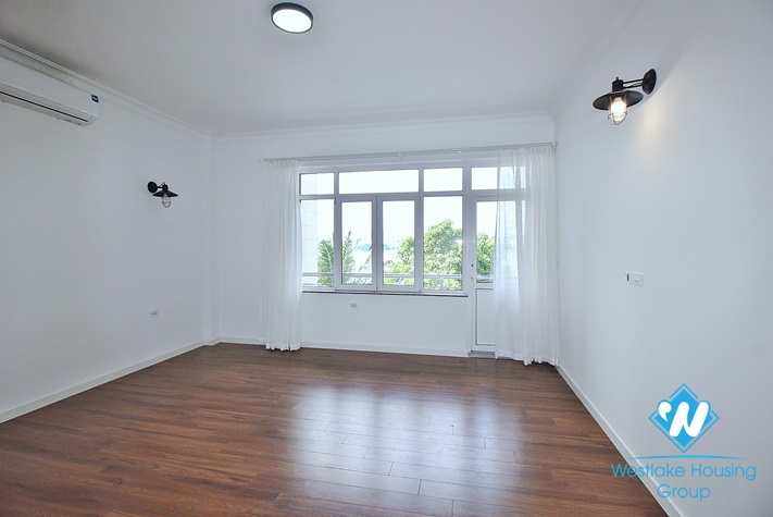 Lake view unfurnished house for rent in Dang Thai Mai, Tay Ho