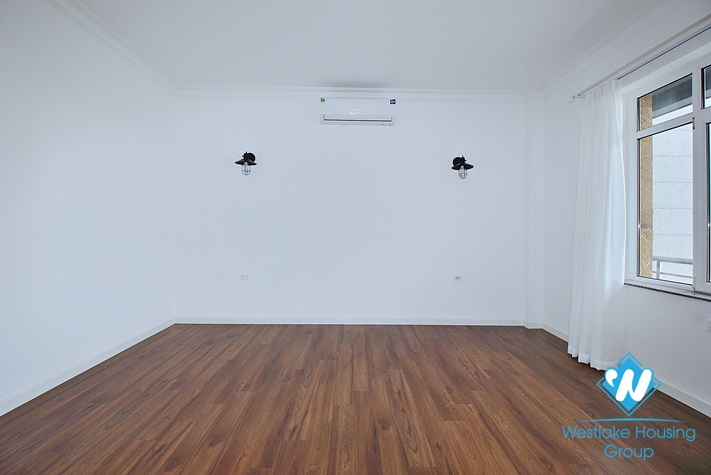 Lake view unfurnished house for rent in Dang Thai Mai, Tay Ho
