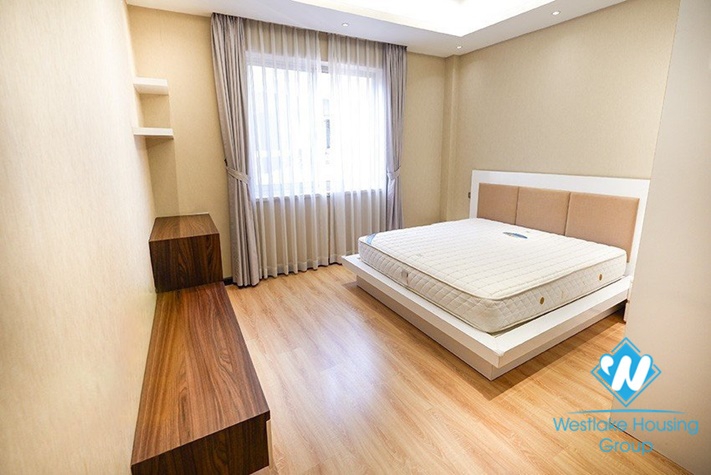 A beautiful 2 bedroom apartment for rent in Lieu Giai st, Ba Dinh district.