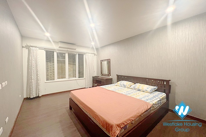 Cute apartment for rent in Truc Bach lake, Ba Dinh, Hanoi 